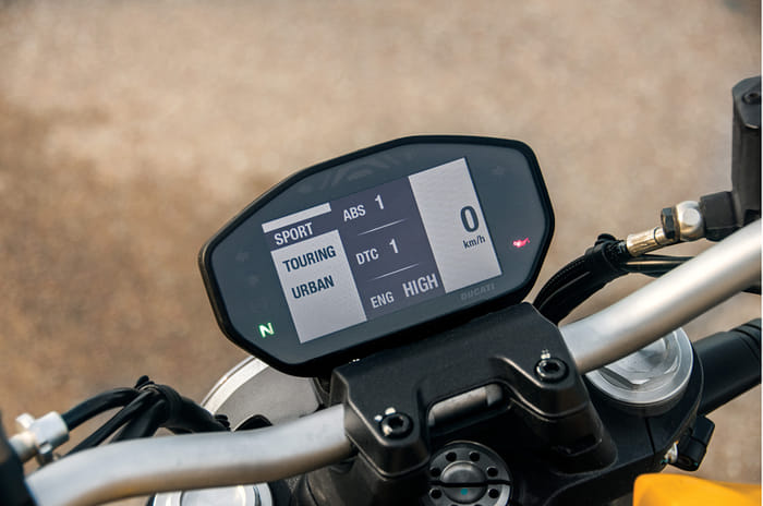 Ducati Monster 821 instrument cluster